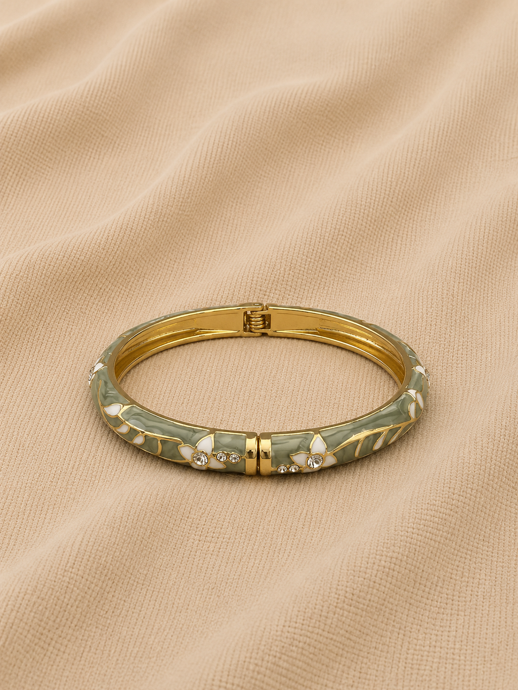 Bangle bracelet