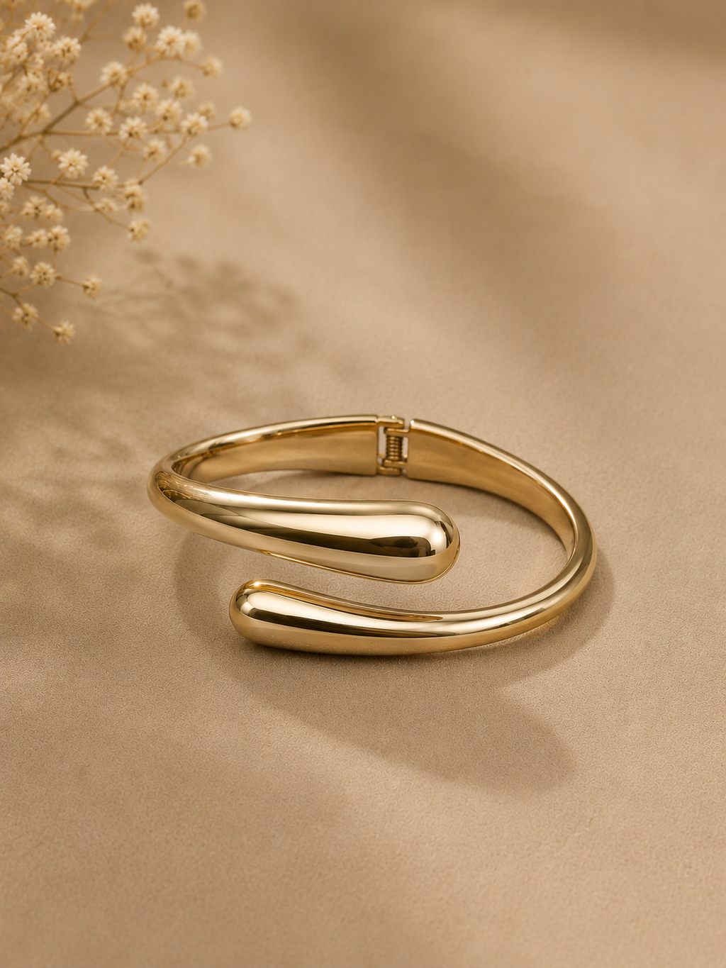 Curve Bracelet