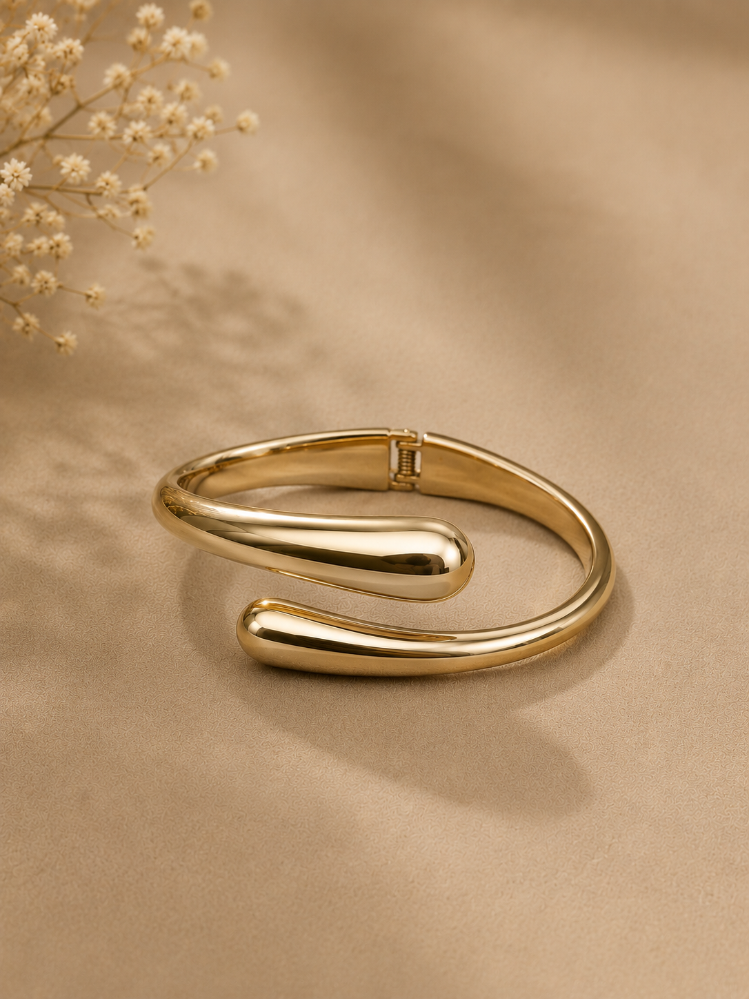 Curve Bracelet