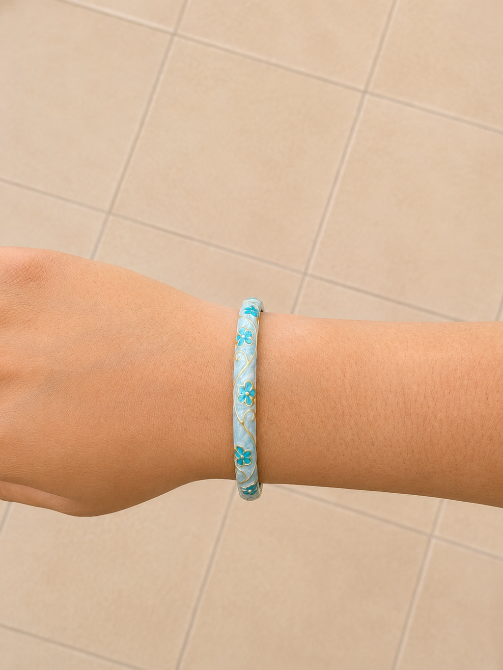 Bangle bracelet