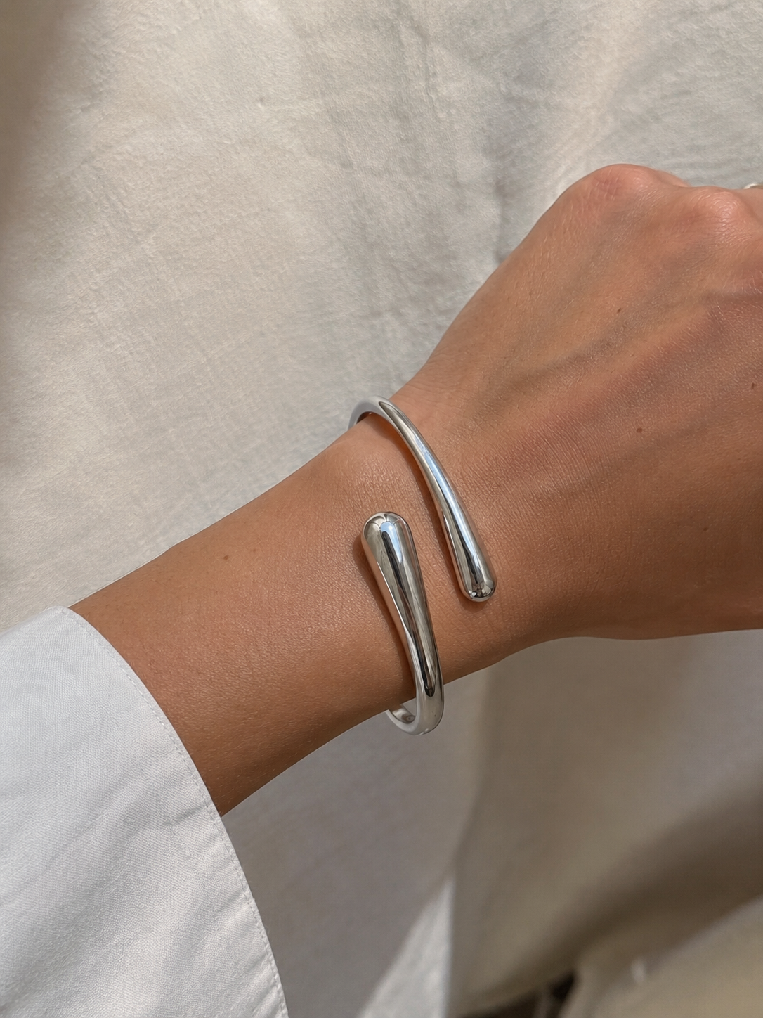 Curve Bracelet