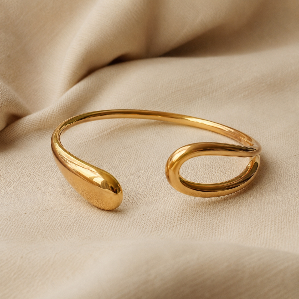 Orbit bracelet
