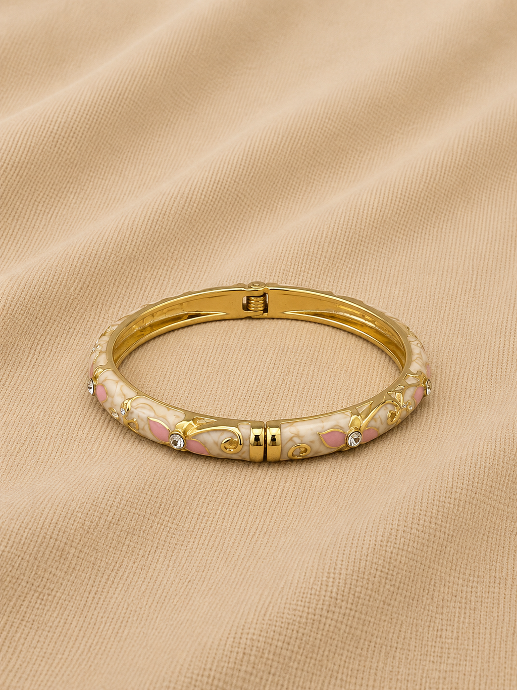 Bangle bracelet