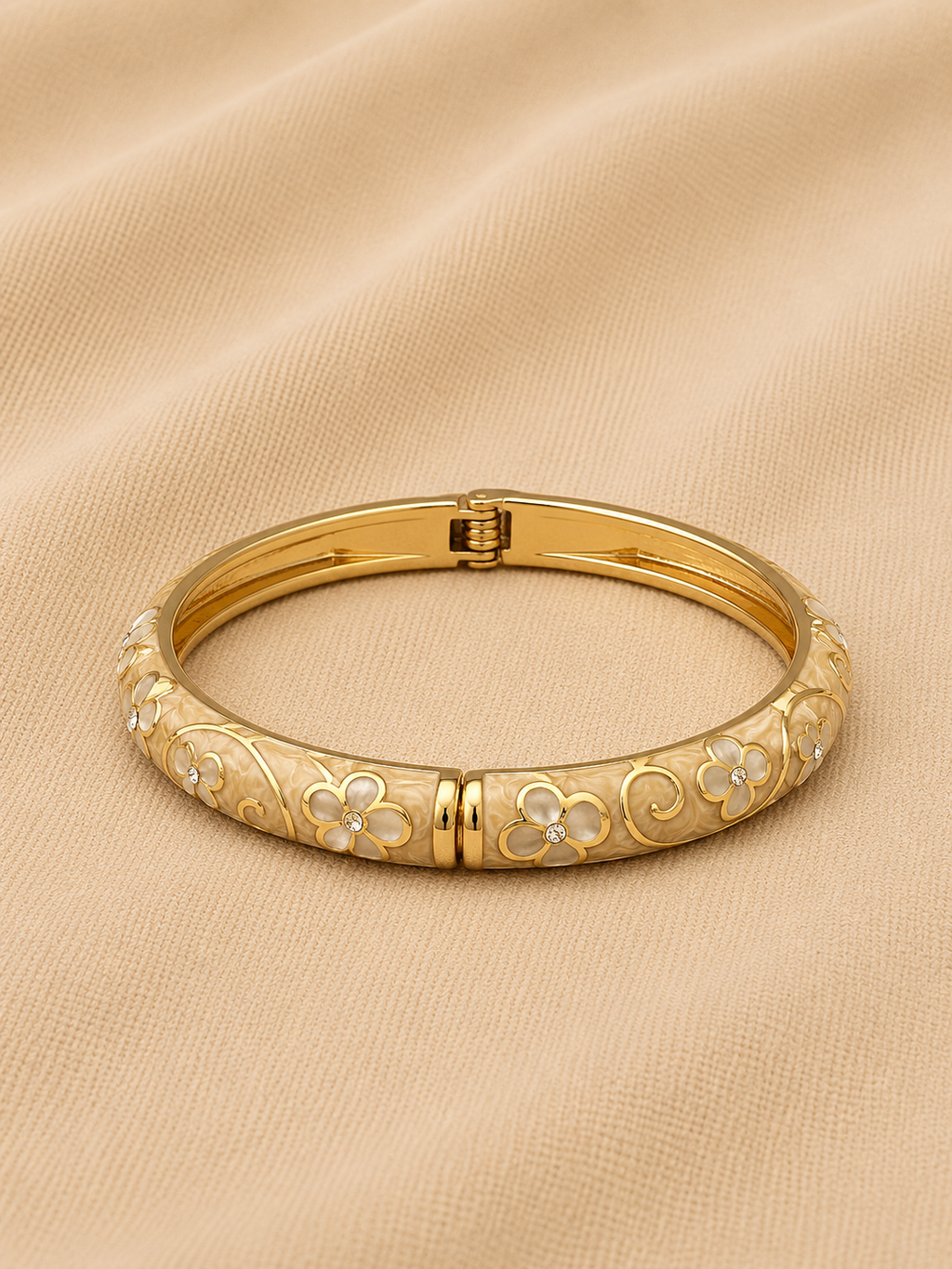 Bangle bracelet