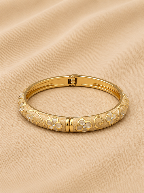 Bangle bracelet