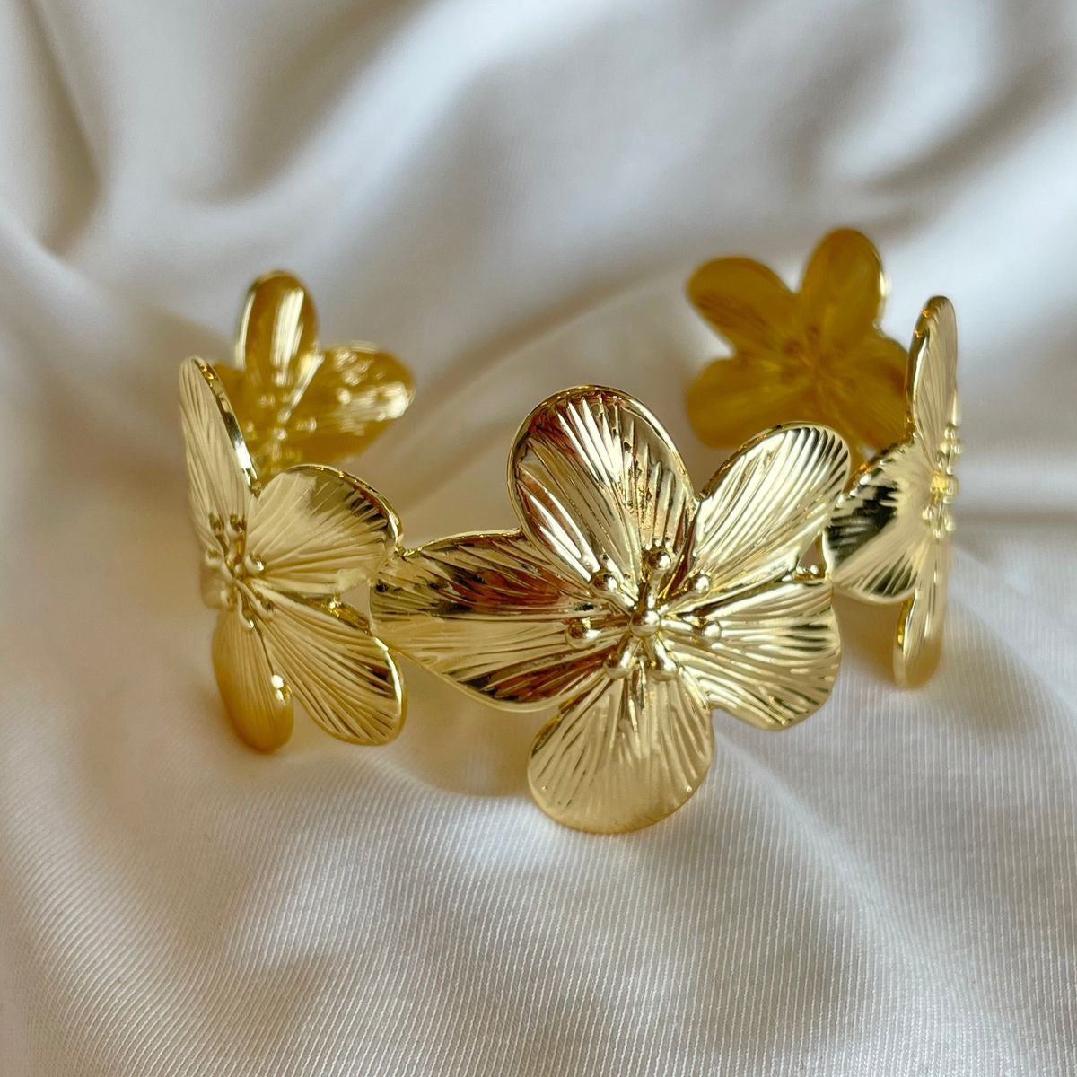 Flower bracelet
